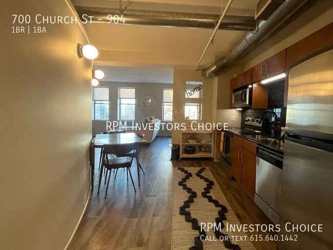 Building Photo - 700 Church St