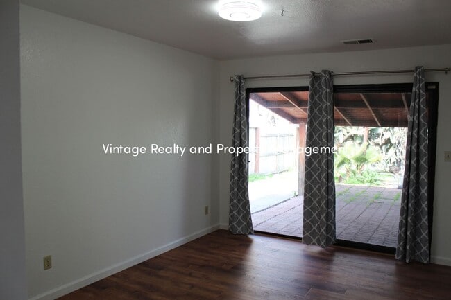 Building Photo - Available Soon! Recently Updated Very Nice...