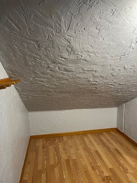 Building Photo - 214 Crim St