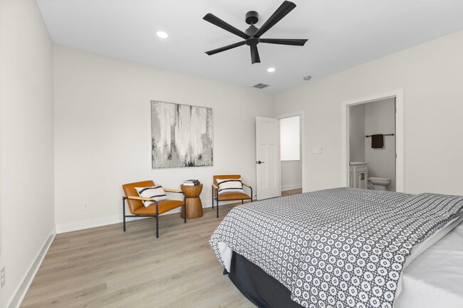 Building Photo - 1405 Deloss St