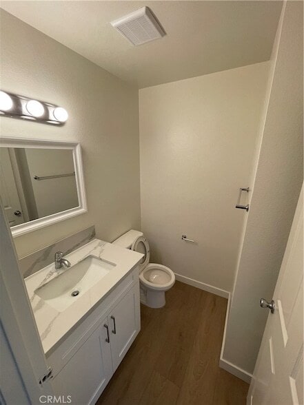 Building Photo - 621 N Kenwood St