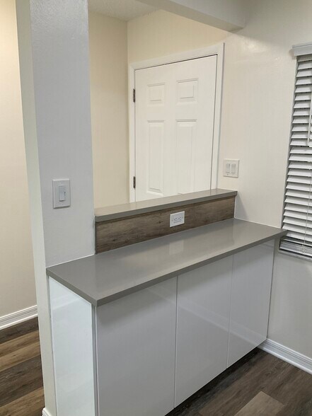 Building Photo - 2309 W Texas Ave