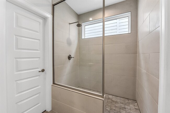 Building Photo - 2804 Grand Fountains Dr