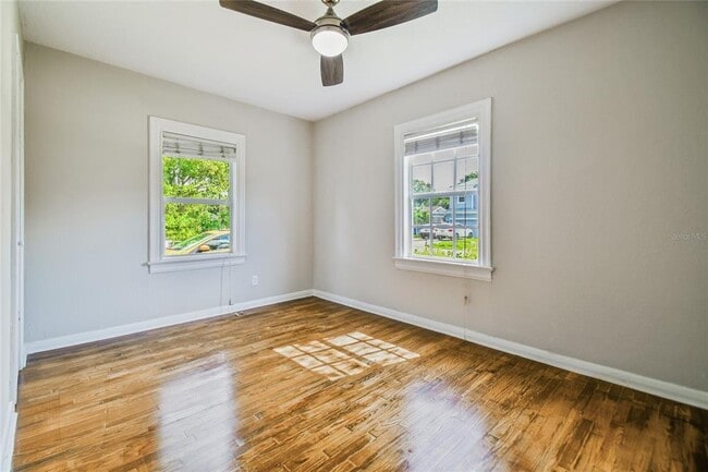 Building Photo - 308 N Gomez Ave