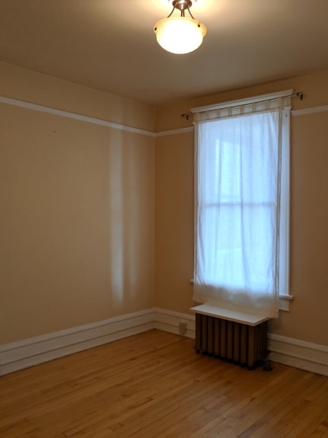 Main Bedroom - 812 W Granite St