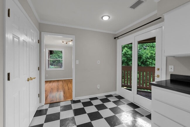 Building Photo - **A RARE FIND - GREEN HILLS CONDO WITH QUI...