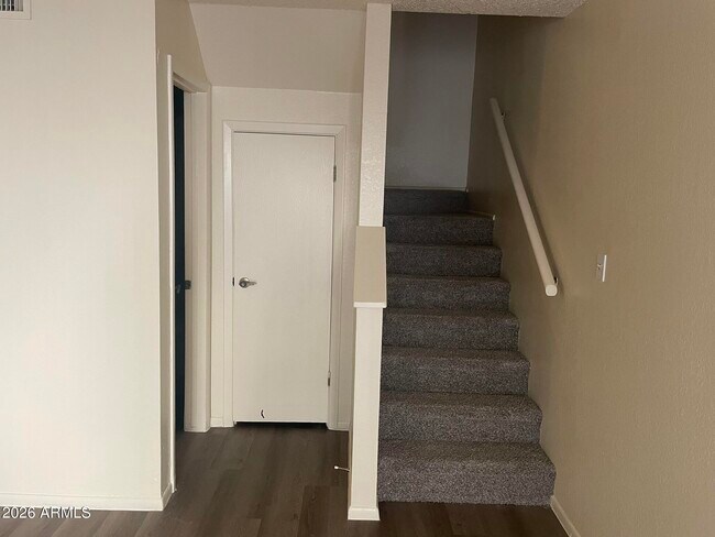 Building Photo - 2040 S Longmore