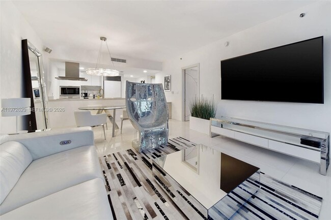 Building Photo - 495 Brickell Ave