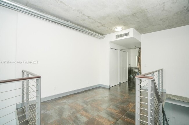 Building Photo - 690 SW 1st Ct