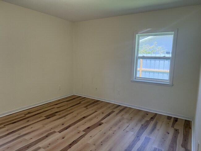 Building Photo - 117 Thornton Ln