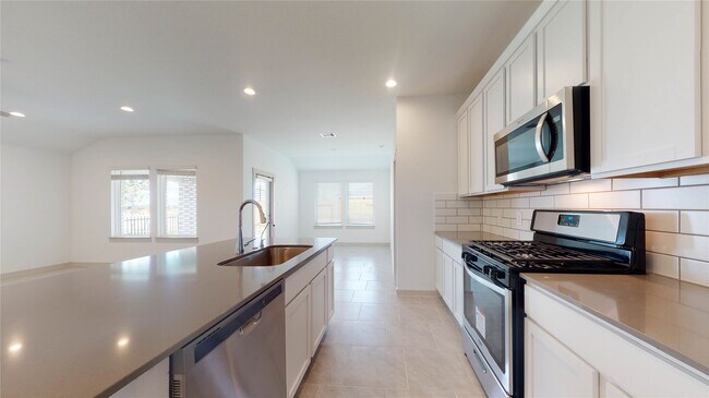 Building Photo - 28950 Yulee Mill Dr