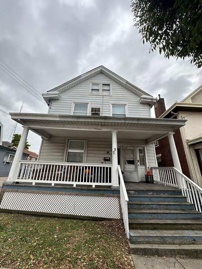 Building Photo - 5-6 Bedroom House in Clifton