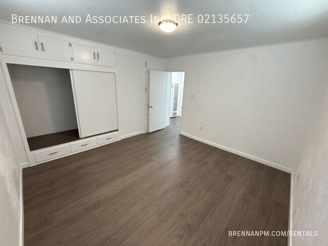 Building Photo - 288 1/2 Fifth Avenue-
