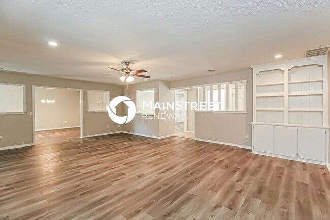Building Photo - 9405 Briarcreek Dr