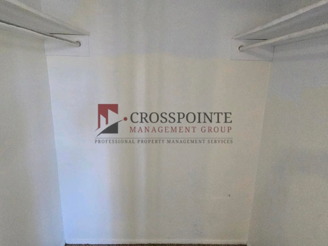 Building Photo - Schedule Your Tour Today! Newly Updated 2/1.5 Townhome in Longview