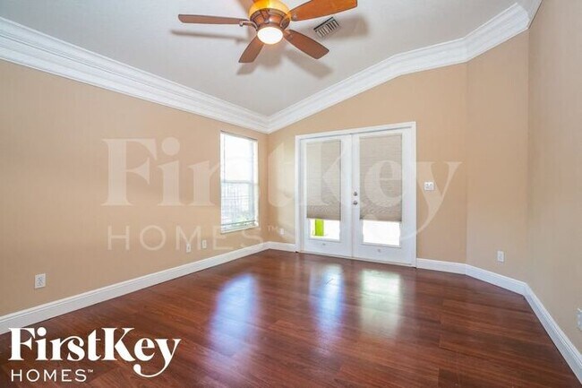 Building Photo - 1241 SW Wellington Ave