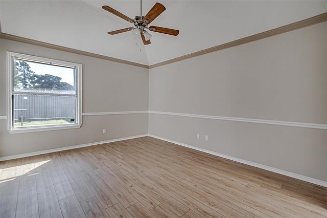 Building Photo - 5803 Lakeway Ct