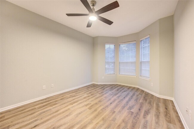 Building Photo - 25419 Hall Meadow Ln