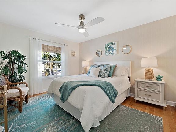 Building Photo - 5102 Coquina Key Dr SE