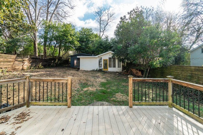Building Photo - Newly Updated 4/3 in Howell Station w/ Ful...
