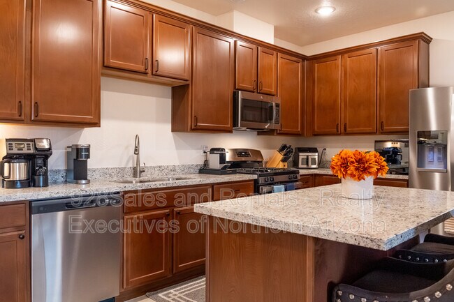 Building Photo - 207 S Beaver St