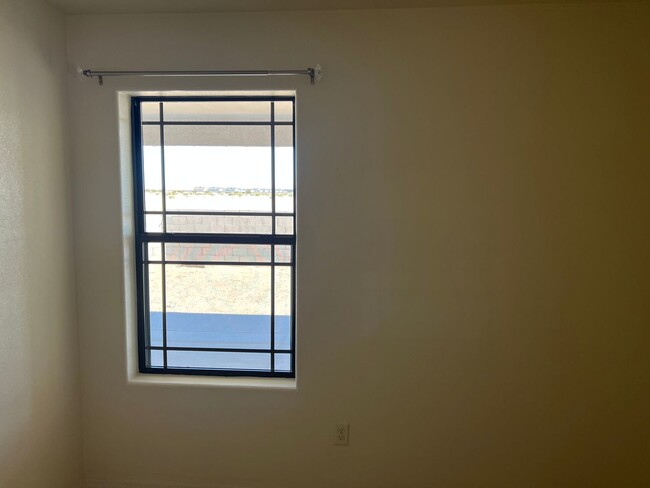 Building Photo - San Luis AZ, Three Bedroom 2 Bath Corner L...