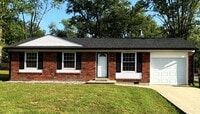 Building Photo - 3 bed 1 bath house in Charlestown for rent