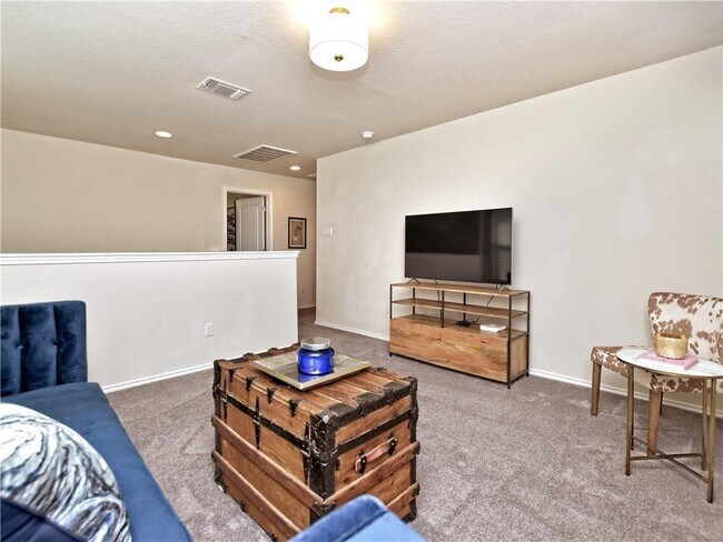 Building Photo - 177 Carlina Lp