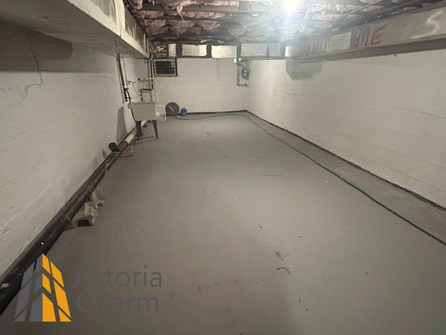 Building Photo - Stylishly Renovated 3 Bedroom Home