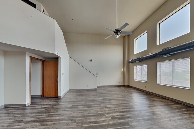 Building Photo - 200 Stanton Ave