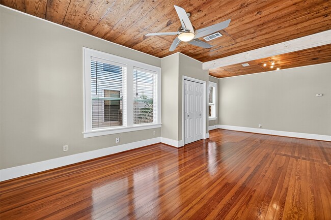 Building Photo - 711 Fargo St