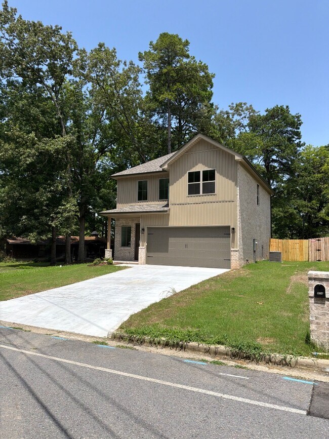 Building Photo - 414 Prickett Rd