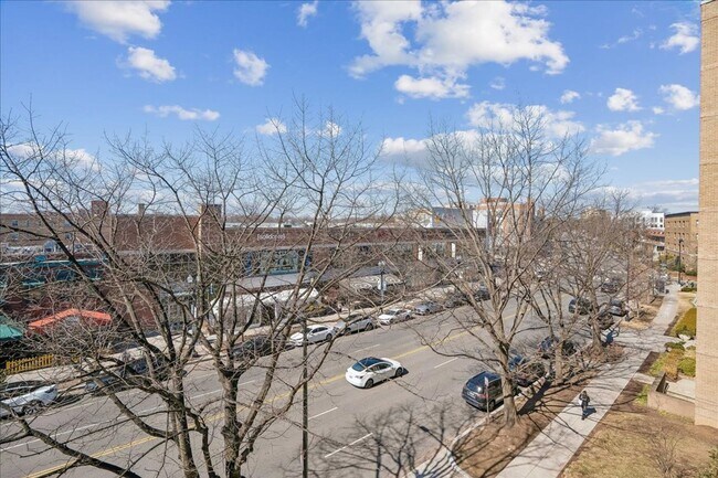 Building Photo - 3315 Wisconsin Ave NW