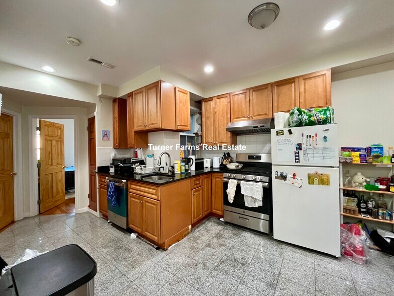 Primary Photo - 179 Northampton St