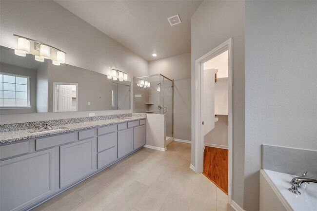 Building Photo - 1026 Tomball Downs Dr