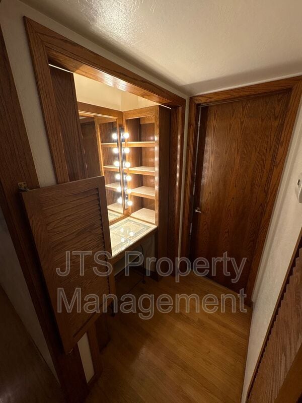 Building Photo - 6116 Mauer Ave