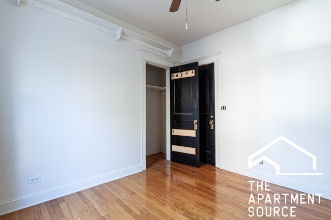 Building Photo - 900 W Belle Plaine Ave