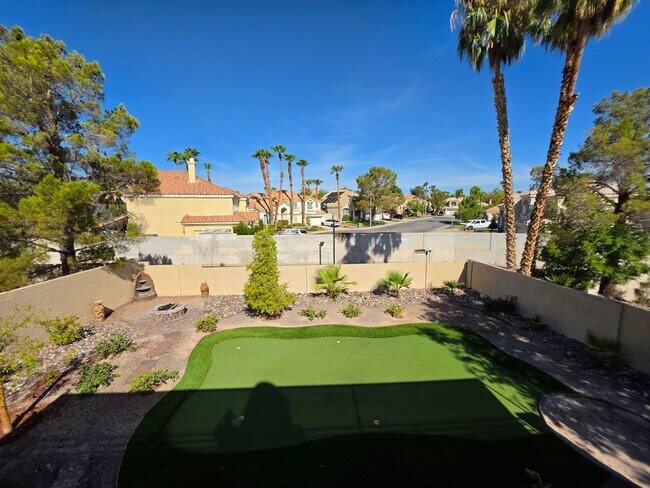 Building Photo - Spacious Home in the Heart of Green Valley