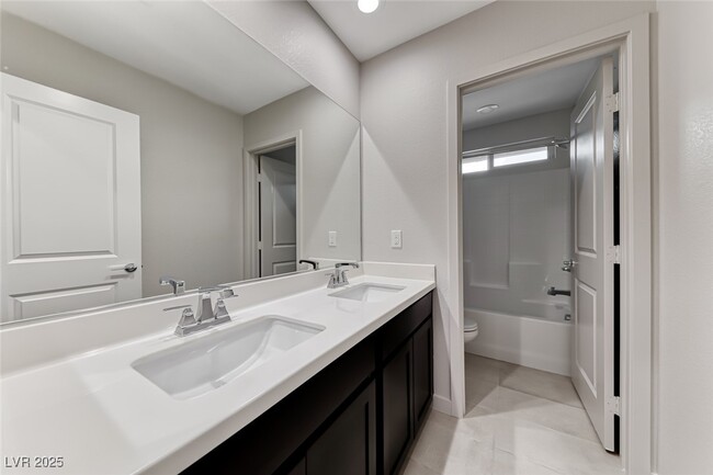 Building Photo - 7012 Pearl Hilltop Ct