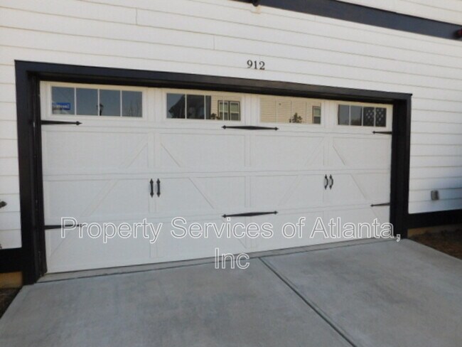 Building Photo - 912 Sweetwater Grove
