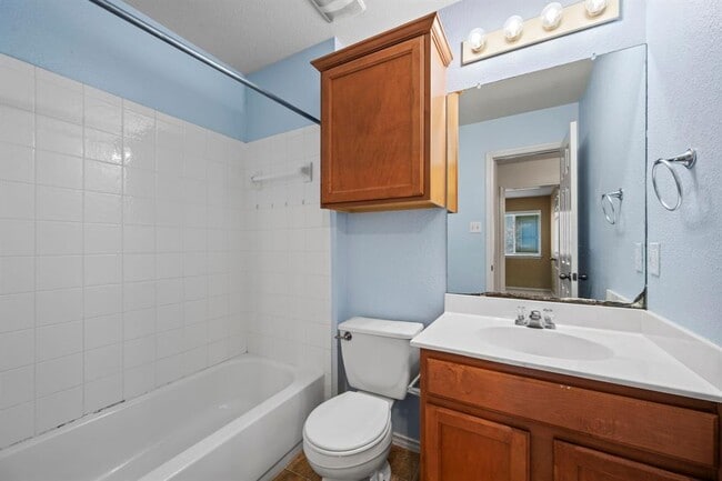 Building Photo - 3841 Castle Rock Cove