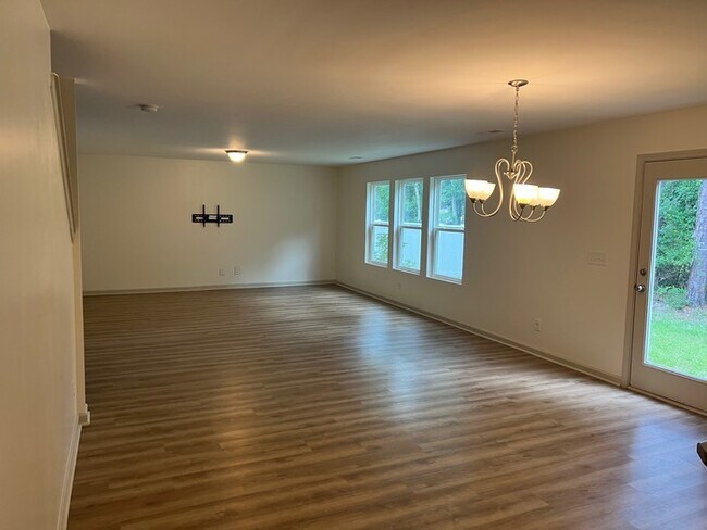 Building Photo - Impeccable 4 Bedroom Home in Little River, SC