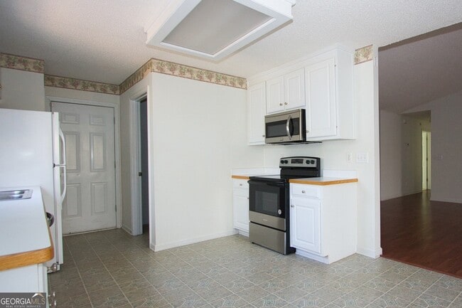 Building Photo - 2804 James Henry Dr