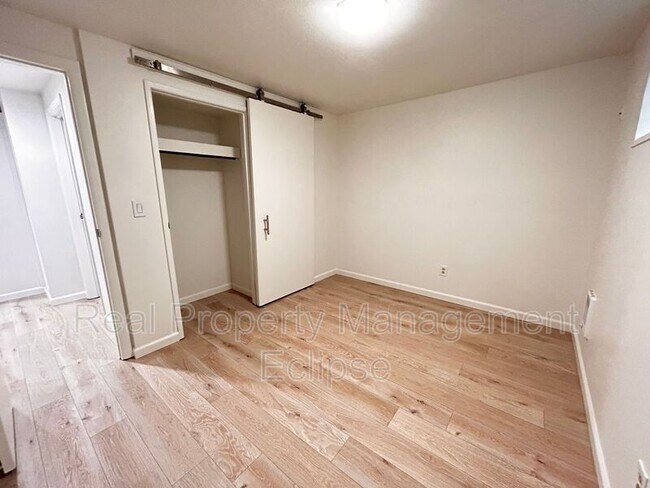 Building Photo - 3854 30th Ave W