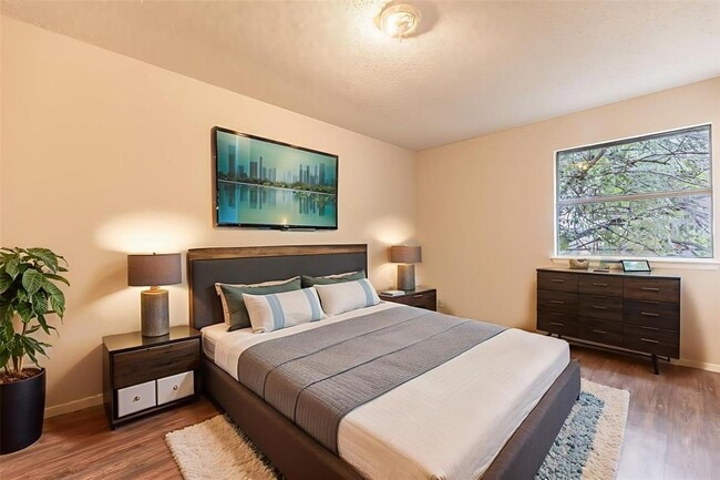 Building Photo - 6201 Berkett Cove