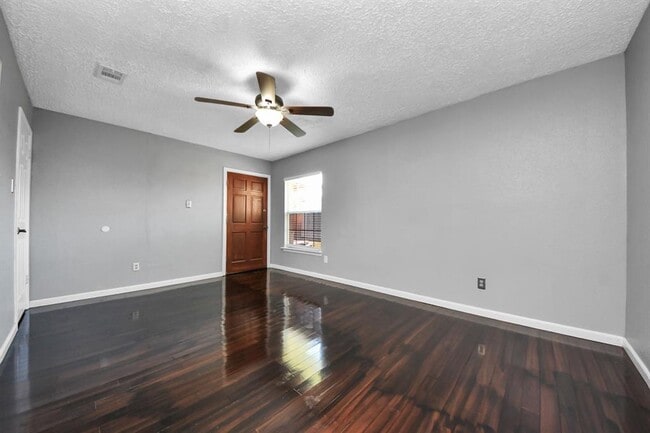 Building Photo - 9211 Autumn Harvest Dr