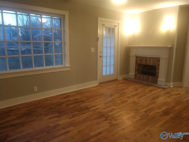 Building Photo - 510 Forrest Cir NE