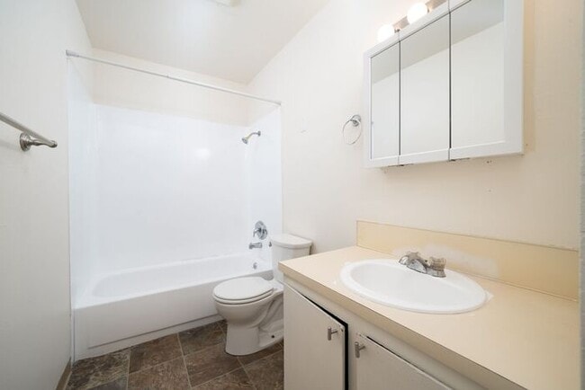 Building Photo - 3 bedroom home. FIRST MONTH FREE & A 55in FLAT SCREEN TV!