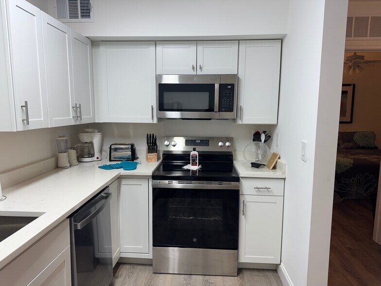 Building Photo - 2590 First St