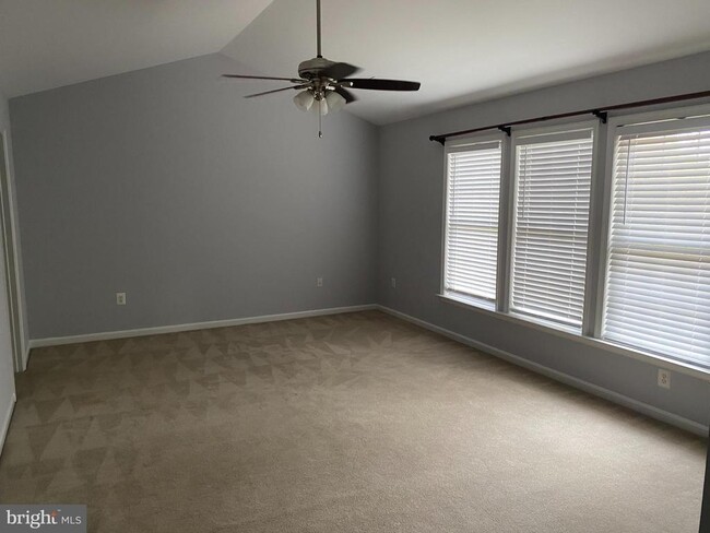 Building Photo - 14075 Wellman Ct